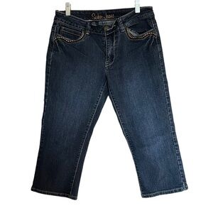 Suko Jeans Capri size 6 embroidered butterfly medium wash mid rise.